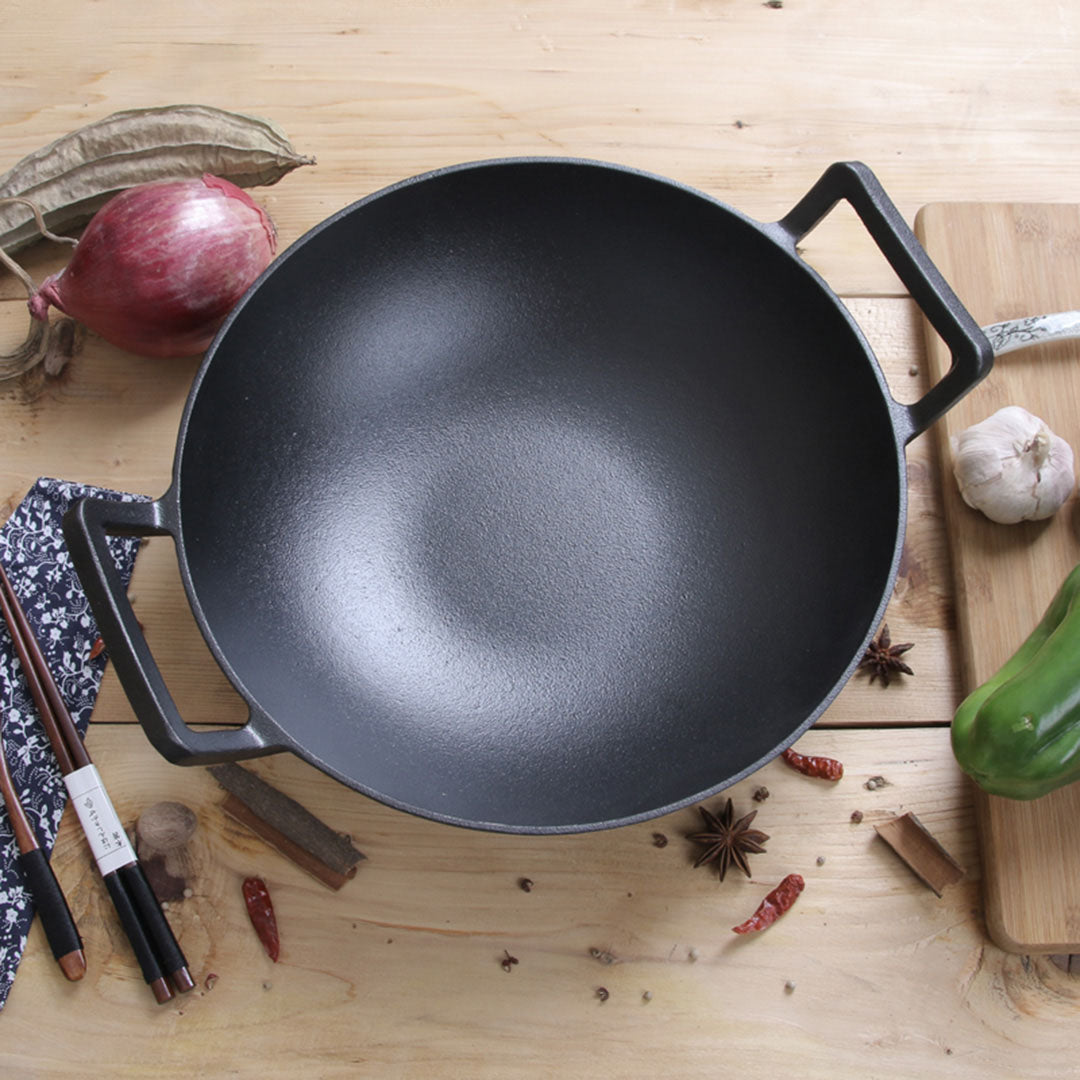 32cm Cast Iron Wok Frying Pan